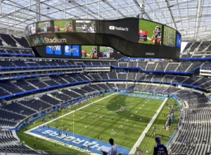 秋色满场星,光熠熠,莱昂纳多与,500比分官网,体育赛事比分,足球篮球赛事比分,赛事数据平台,体育赛事资讯